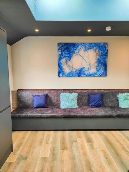 Sloane Modern 2 Bedroom Seafront Apartment Μπλάκπουλ Εξωτερικό φωτογραφία